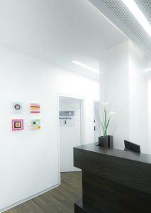 Empfangsraum HNO-Praxis Dr. Berl und Dr. Paschen in Rottenburg