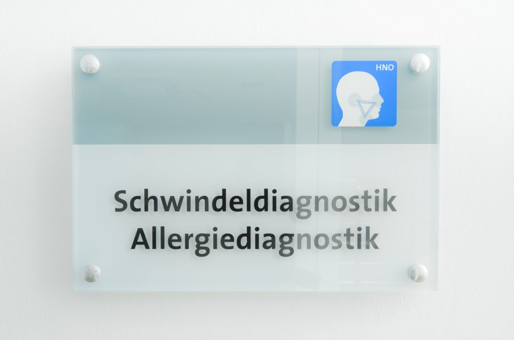 Alles rund um Ihr Hör- und Gleichgewichtsorgan: Wir diagnostizieren Tinnitus oder Schwindel, beraten zum Thema Hörgerät und behandeln bei Tinnitus und Hörsturz.